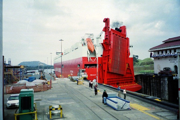 miraflores locks, panama